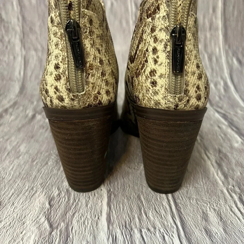 Vince Camuto Bootie Size 9